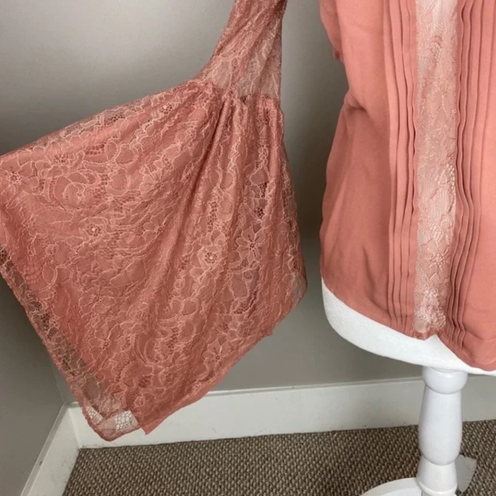 NWOT. Express Handkerchief Sleeve Lace Blouse Top Peach Pink. XS. - Picture 7 of 11